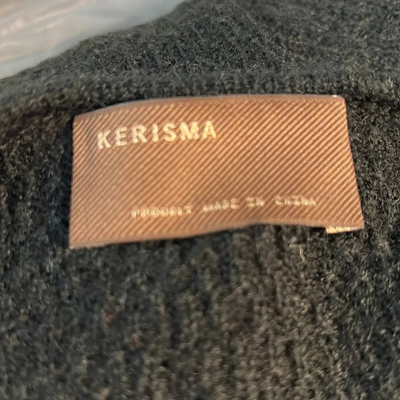 Kerisma Black Lightweight knit Airy 3/4 Slight Bell Sleeve Top - NWT - Picture 6 of 9